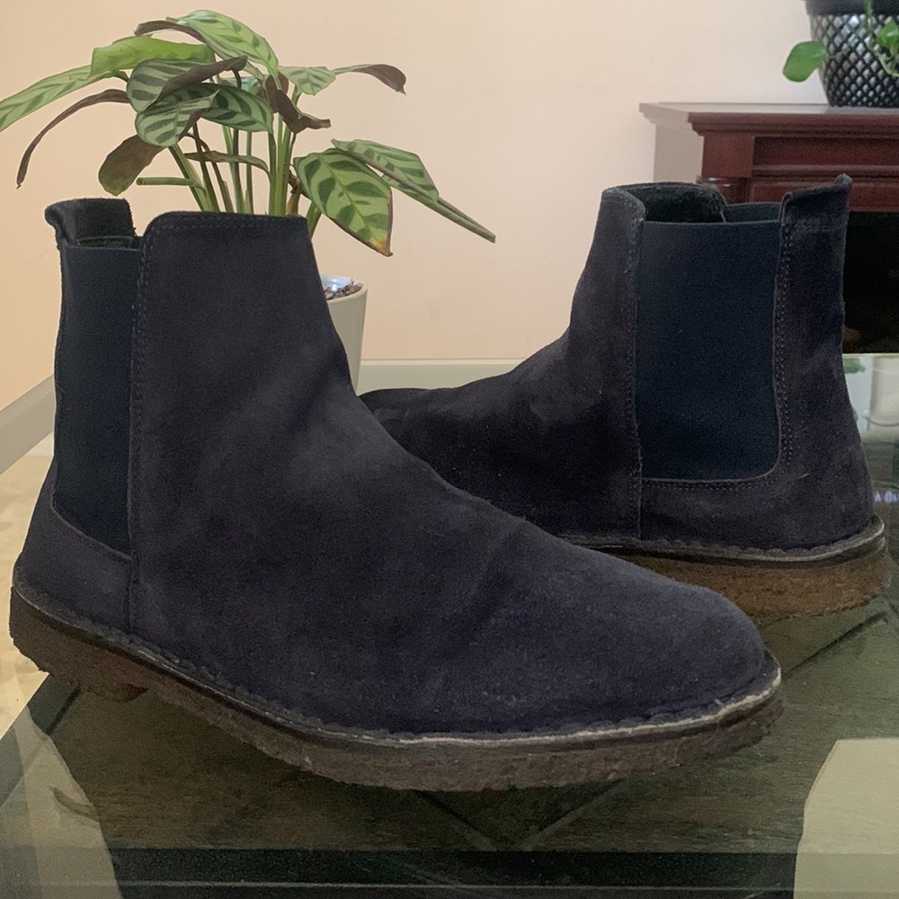 VINCE “Cody” Fur Lined SUEDE CHELSEA BOOTS